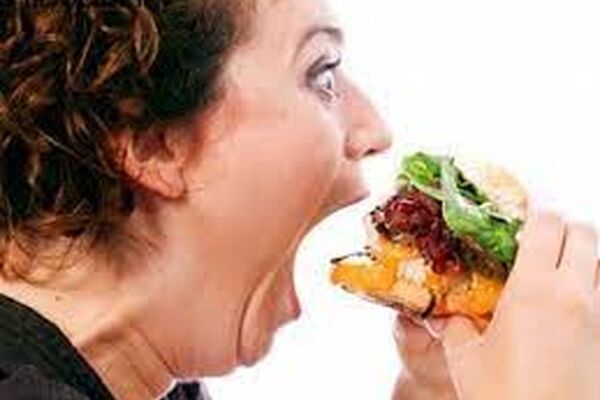 ساندویچتو چطوری می‌خوری؟!