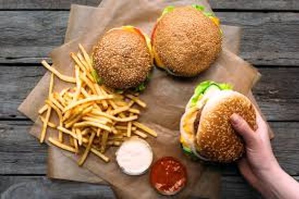 پرهیز از این غذاها برای افراد بالای 30 سال!