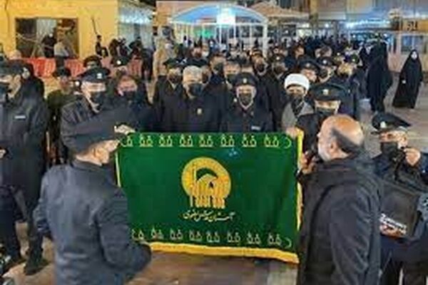 خدمت‌رسانی خادمان امام رضا(ع) به زائرین اربعین