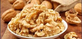اتفاق خوبی که با خوردن گردو برای پوست می‌افته