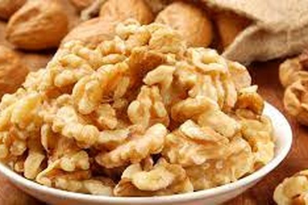 اتفاق خوبی که با خوردن گردو برای پوست می‌افته