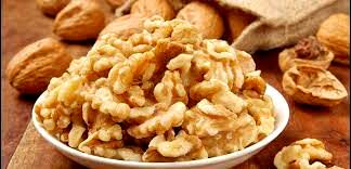 اتفاق خوبی که با خوردن گردو برای پوست می‌افته