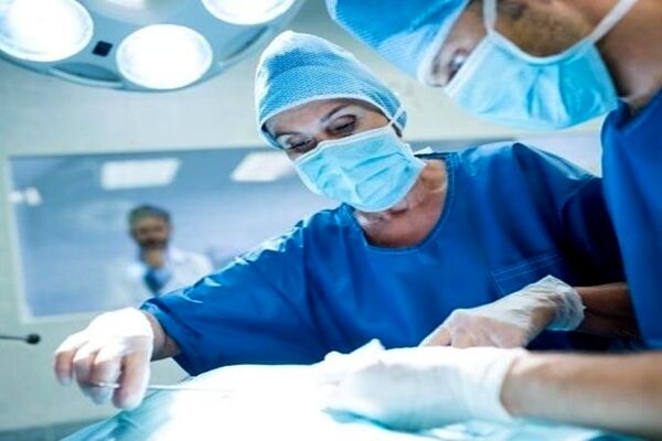 زایمان عجیب مردی که 40 سال باردار بود  