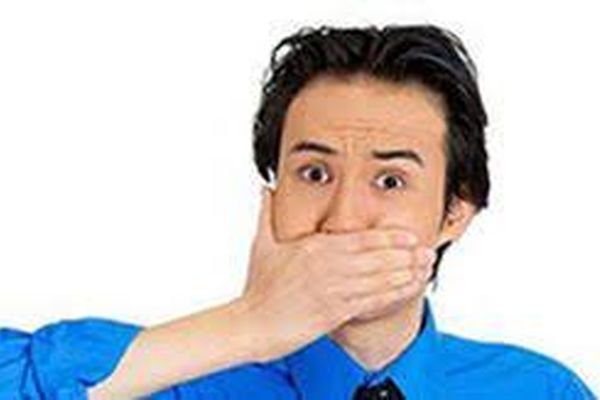 از بین بردن سکسکه‌های مزاحم با کره بادام زمینی!