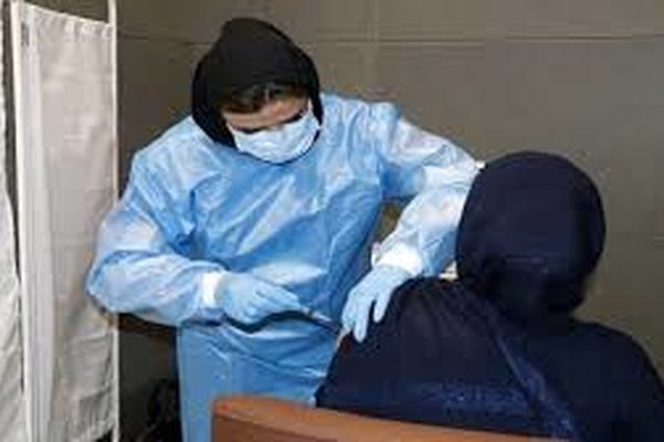 مادران باردار ۱۲ الی ۳۹ هفته از زمان بارداری‌ واکسن بزنند