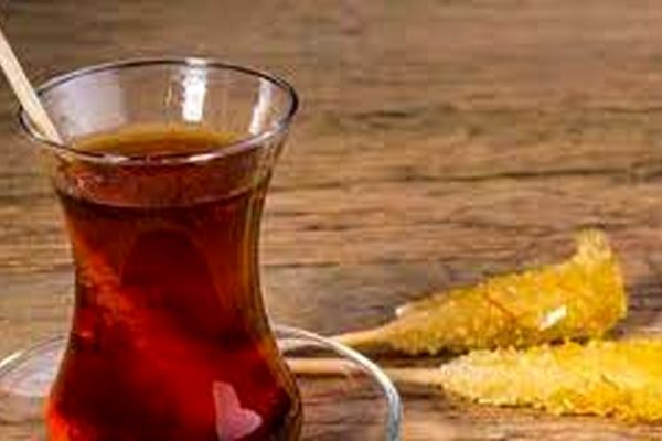 بایدها و نبایدهای خوردن چای نبات!