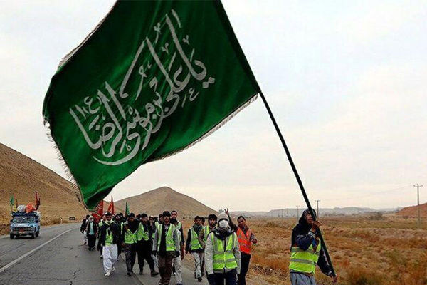 حدود ۶ هزار زائر پیاده در راه مشهد هستند