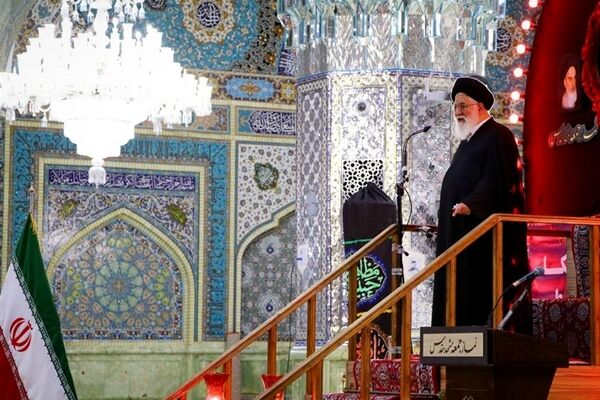 دشمن با فتنه افکنی دنبال این است عرصه خدمت‌رسانی به میدان رقابت تبدیل شود