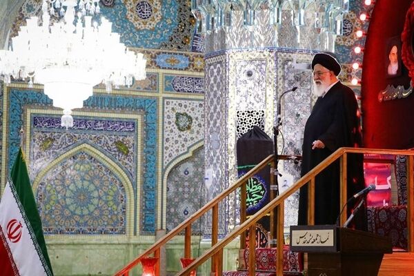 دشمن با فتنه افکنی دنبال این است عرصه خدمت‌رسانی به میدان رقابت تبدیل شود