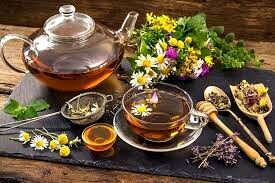 چند چای گیاهی که آب روی آتش برای گلودرد هستند+طرز تهیه
