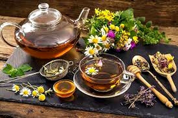 چند چای گیاهی که آب روی آتش برای گلودرد هستند+طرز تهیه