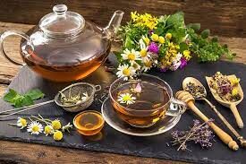 چند چای گیاهی که آب روی آتش برای گلودرد هستند+طرز تهیه