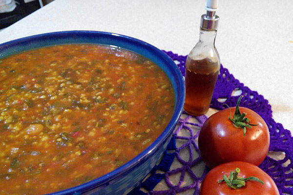 طرز تهیه آش گوجه‌فرنگی مقوی و خوشمزه