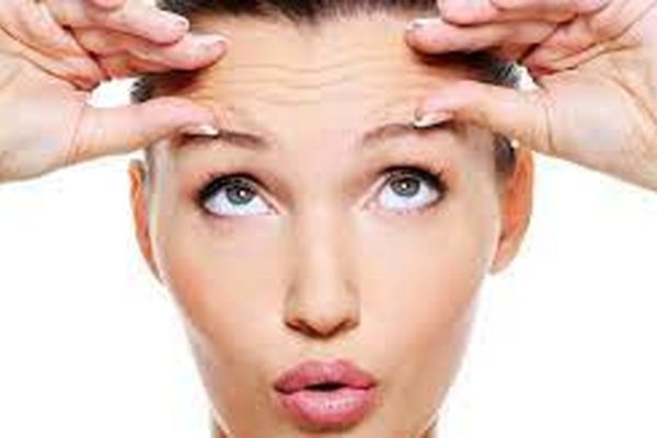 برای تزریق بوتاکس سن پیشنهادی حداقل بالای 21 سال است