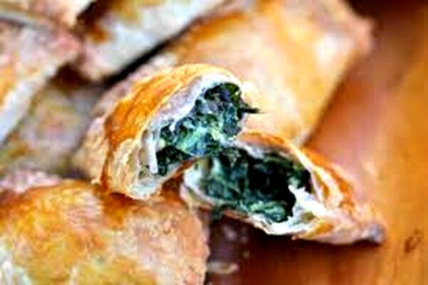 طرز تهیه بورک اسفناج؛ عصرانه پاییزی مقوی