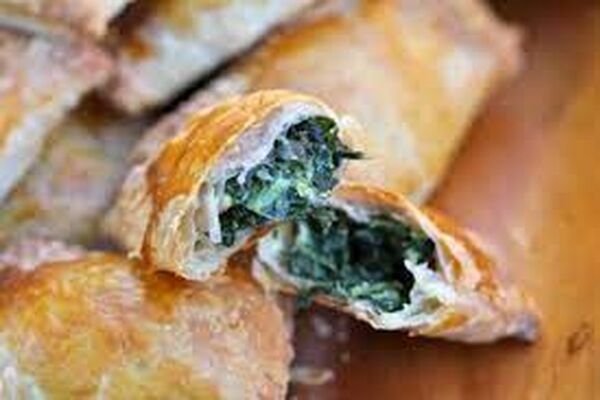 طرز تهیه بورک اسفناج؛ عصرانه پاییزی مقوی