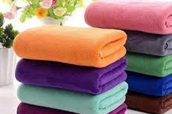 راه‌های از بین بردن بوی بد حوله حمام