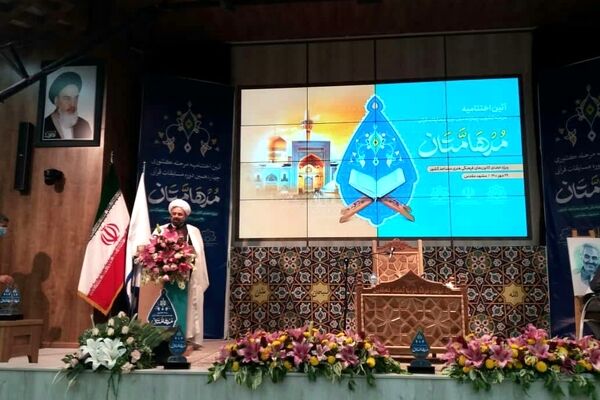 معرفی نفرات برتر مسابقات قرآنی "مُدهامّتان" /قرآن نشان‌دهنده راه بشریت است