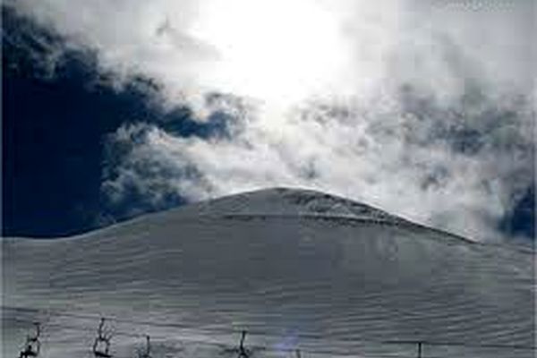 بارش اولین برف پاییزی در توچال+فیلم