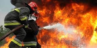 آپارتمانی مسکونی در خیابان علی‌مردانی مشهد دچار حریق شد