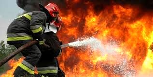 آپارتمانی مسکونی در خیابان علی‌مردانی مشهد دچار حریق شد