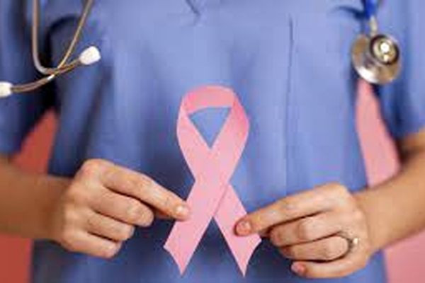 از هر 10 زن یک نفر به سرطان پستان مبتلا می‌شود