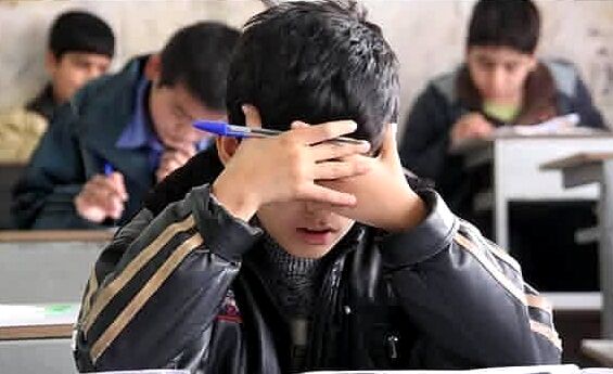 دانش‌آموزان بدون مدرک هویتی برای ثبت نام مدرسه صبر کنند/ بخشنامه نیامده است
