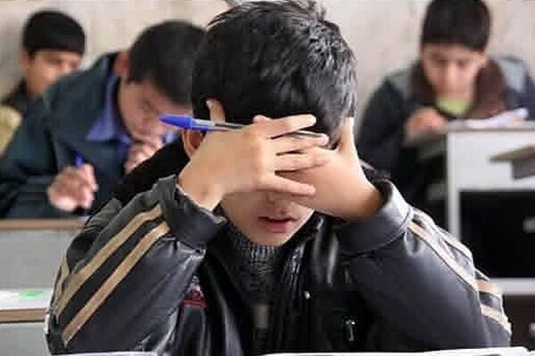 دانش‌آموزان بدون مدرک هویتی برای ثبت نام مدرسه صبر کنند/ بخشنامه نیامده است