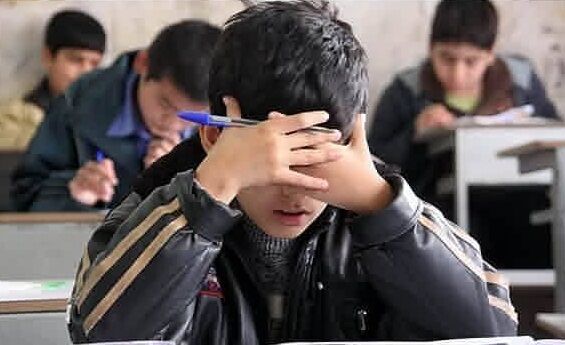 دانش‌آموزان بدون مدرک هویتی برای ثبت نام مدرسه صبر کنند/ بخشنامه نیامده است