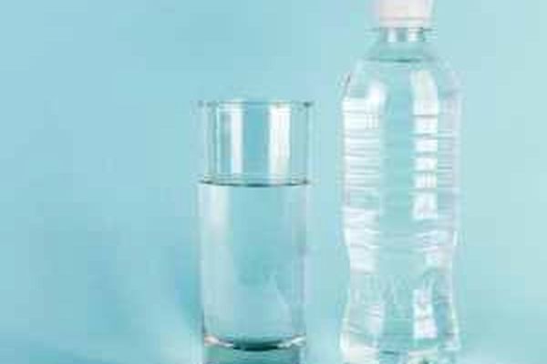 آب معدنی بهتر است یا آب شیر؟
