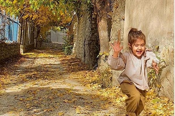 ویژگی دختران شاد چیست؟