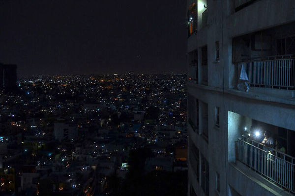 خداحافظی با قطعی برق با خاموشی یک لامپ هر خانه