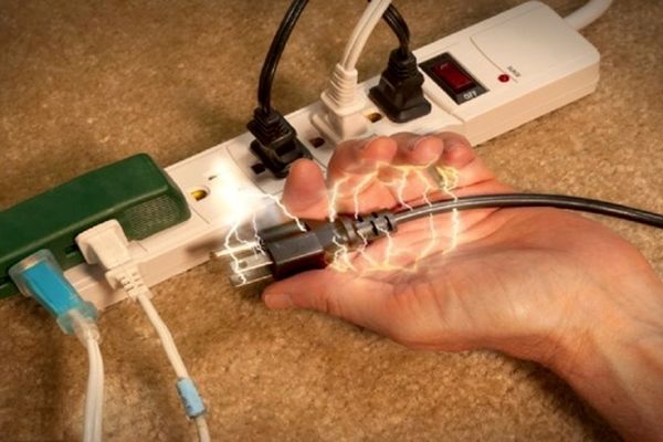 فوت ۳۶ نفر به علت برق گرفتگی و ۶۹ نفر به علت گاز گرفتگی/۵۰۶۸۶ معاینات جسمانی ناشی از نزاع در سال ۱۳۹۹