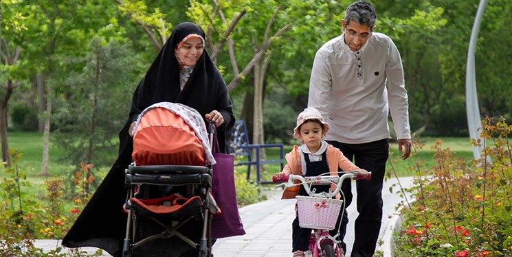 پدرها چه نقشی در تربیت دختران دارند؟