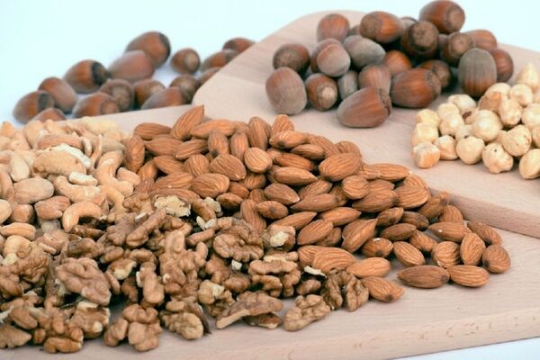 هسته کدام میوه‌ها کشنده است؟