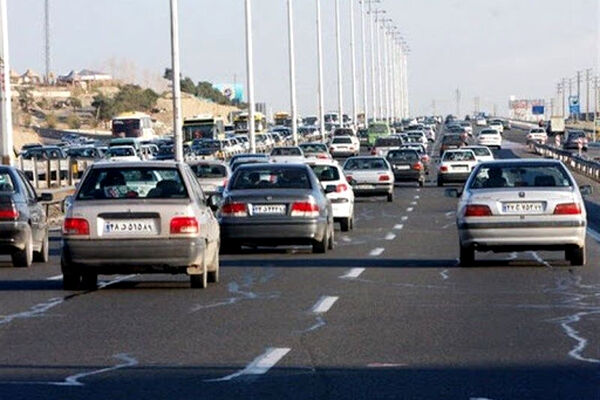 ترافیک در برخی‌ خروجی‌های مشهد نیمه سنگین شد