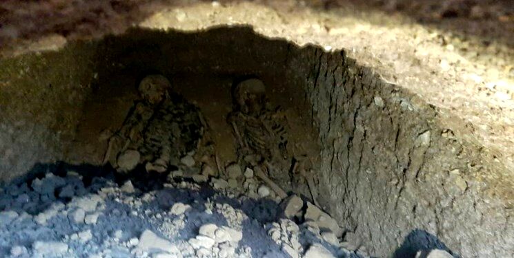 کشف قبری عجیب با 2 اسکلت جسد