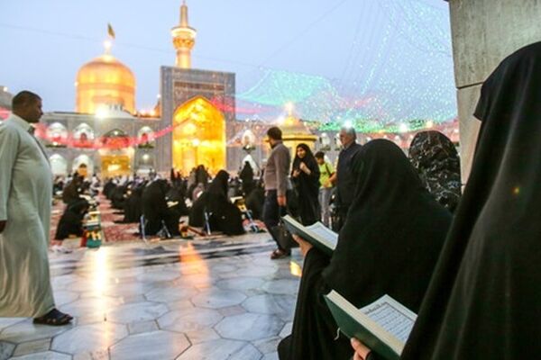ویژه‌برنامه روز دحوالارض در حرم مطهر رضوی
