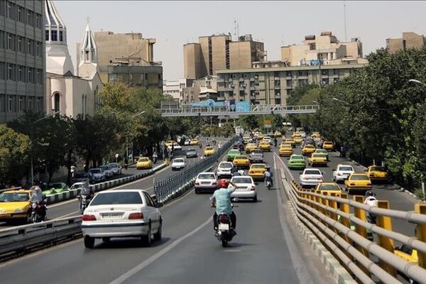 تصادف زنجیره‌ای در مسیر میدان جهاد به سمت انقلاب/ رانندگان با صبوری و احتیاط رانندگی کنند