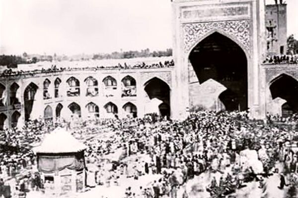 مردم مشهد به خاک و خون کشیده شدند