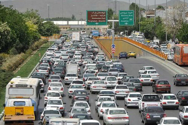 ترافیک در مسیرهای تفرجگاهی اطراف مشهد نیمه سنگین است