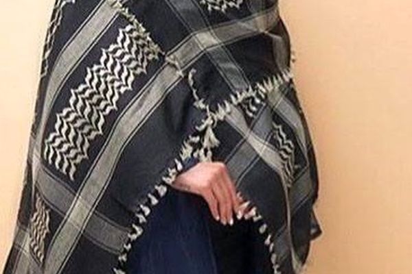 علت ممنوع شدن مانتوهای چهارخانه و طرح چفیه در مشهد چیست؟