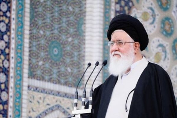 آیت الله علم الهدی: برافتادن دولت ملی مصدق نتیجه اعتماد به استکبار بود