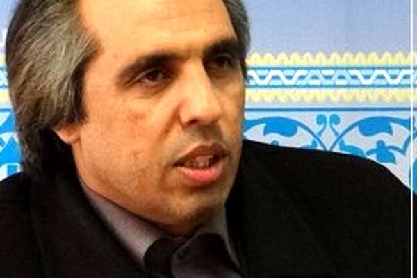 از حسین انفرادی به پاس ۲۵ سال تلاش در عرصه سرود انقلابی تقدیر شد