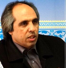 از حسین انفرادی به پاس ۲۵ سال تلاش در عرصه سرود انقلابی تقدیر شد