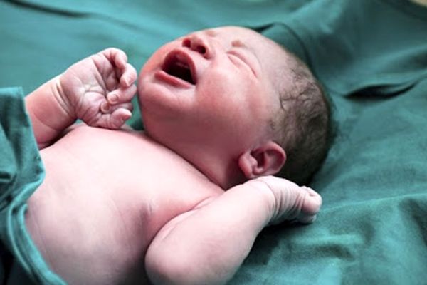 پیک پنجم کرونا در مشهد ۱۲۰ مادر باردار را راهی بیمارستان کرد