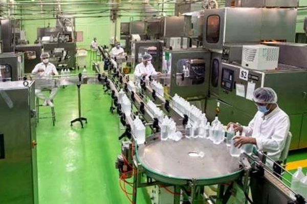 تولید سرم در شرکت‌های دارویی آستان قدس رضوی به 4.5 میلیون بطری در ماه رسید