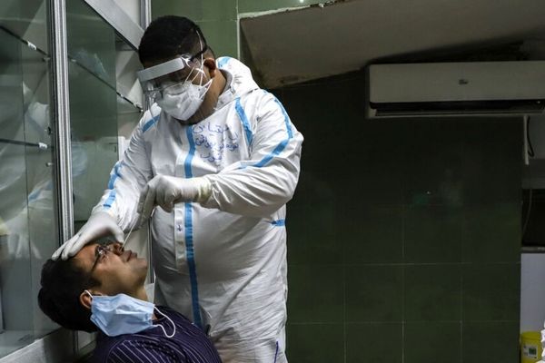 بعضی از مسافران در فرودگاه به دلیل هزینه تست کرونا نمی‌دهند