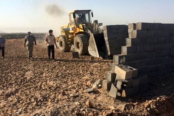 قلع و قمع ۲۵ هکتار ساخت‌وساز غیرمجاز در روستای خادم‌آباد رضویه