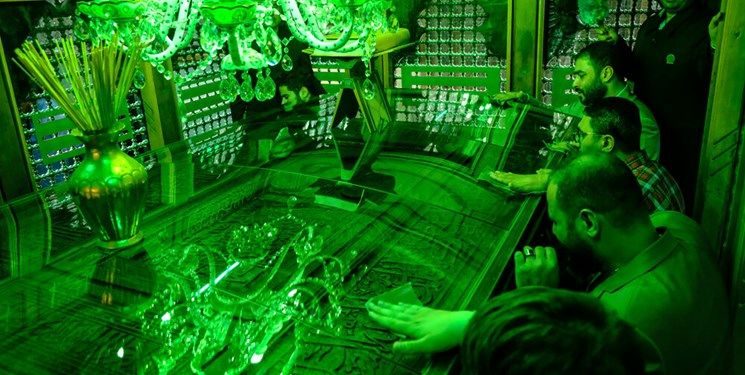 ضریح منور رضوی غبارروبی شد